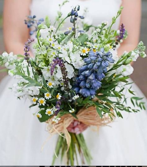 Wedding Flowers Wildflowers, Bouquet Champetre, English Country Weddings, Wedding Flower Guide, Bridal Bouquet Pink, Blue Wedding Bouquet, Beautiful Wedding Flowers, Blue Wedding Flowers, White Wedding Bouquets