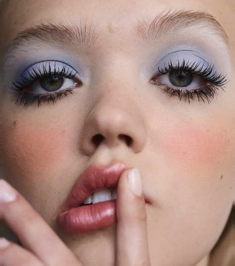 Stage Makeup Theatre, Blue Eyeshadow Blue Eyes, Makeup For Gingers, Southern Makeup, 60s 70s Makeup, Bisexual Makeup, Cybercore Makeup, Make Up Inspo Aesthetic, Rococo Makeup