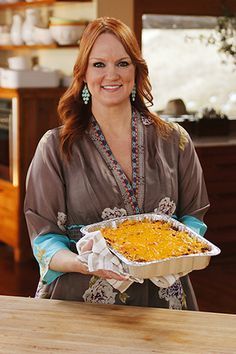 Planning ahead to welcome a new baby? The Pioneer Woman Freezer Meals. Long list! Pioneer Woman Freezer, Pioneer Woman Freezer Meals, Vegan Coleslaw, Freezer Friendly Meals, Freezable Meals, Crock Pot Freezer, Healthy Freezer Meals, Pioneer Woman Recipes, Ree Drummond