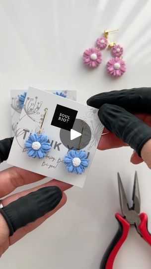 214K views · 21K reactions | Polymer clay Daisy Earrings Daisy Polymer clay Kit | M Hand Made | Jimmy Fallon · Wrap Me Up Clay Daisy, Polymer Clay Cane Tutorial, Daisy Earrings, Jimmy Fallon, Clay Tutorials, Polymer Clay Crafts, Crafts To Do, Resin Jewelry, Polymer Clay Earrings