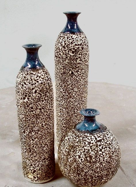 Pottery Modern, Ceramic Wheel, Ceramic Bottles, Bud Vases Flowers, Metallic Glaze, Ceramic Texture, Ceramic Bottle, Wheel Thrown Pottery, Thrown Pottery