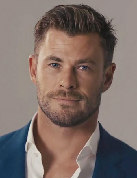 Chris Hemsworth Chris Hemsworth Hair, Man Grooming, Short Hair With Beard, Hemsworth Brothers, Chris Hemsworth Thor, Short Beard, Australian Actors, Mens Haircuts Short, Liam Hemsworth