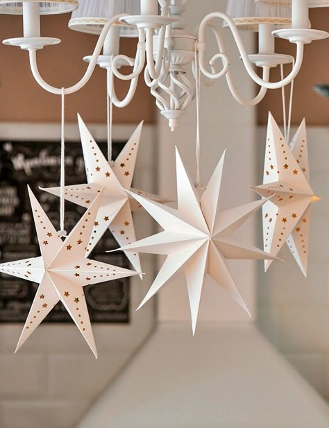 How to Create the Thrilling Magic of Scandinavian Christmas Decorating Scandinavian Christmas Star Diy, Scandinavian Paper Ornaments, Nordic Christmas Scandinavian Style, Scandinavian Christmas Decorations Diy Paper Stars, Scandinavian Star Ornament, Nordic Paper Star Diy, Christmas Scandinavian Style, Swedish Candle, Christmas Scandinavian