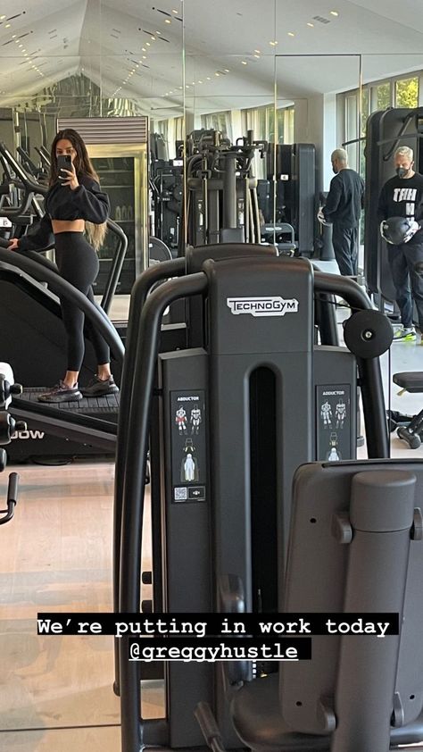 Kardashian Gym, Kim K House, Kim Kardashian House, Kim Kardashian Home, Kardashian Home, House Gym, Jenner House, Workout Inspo, Gym Room At Home