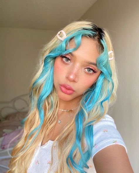 New Apt, 60s Hair, High Hair, New Cat, Hair Color Blue, Hair Reference, Bleached Hair, Mermaid Hair, Hair Inspo Color