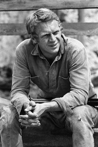 Steve McQueen during the making of "Nevada Smith" Actor Steve Mcqueen, Steve Mcqueen Style, Klasik Hollywood, Steven Mcqueen, Thomas Crown Affair, Ali Macgraw, Movie Actors, Steve Mc, Foto Transfer