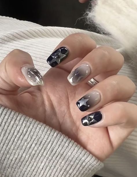 Short Dark Nail Inspiration, Nail Korean Style Black, Cute Dark Nails, Acubi Nails, Japan Nail, Band Nails, Cute Short Nails, Hippie Nails, Punk Nails