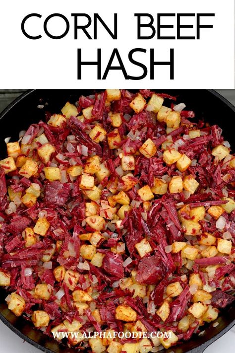 The perfect dish for when you don’t know what to make, this Irish-American corned beef hash recipe is packed with pantry staples and ready in just fifteen minutes. Corned Beef And Potatoes, Corn Beef Recipes, Corned Beef Soup, Corned Beef Hash Breakfast, Beef Mince Recipes, Easy Corned Beef, Corn Beef Hash, Beef Hash Recipe, Corned Beef Hash Recipe