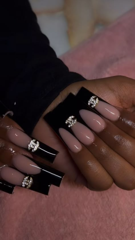 Black Nail Ideas Acrylic Coffin, Nails Acrylic Square Long, Long Nail Inspo Baddie, Black Red Bottom Nails, Red And Black Nails Acrylic, Black And Red Acrylic Nails, Black Bling Acrylic Nails, Red Bottom Acrylic Nails, Long Baddie Nails