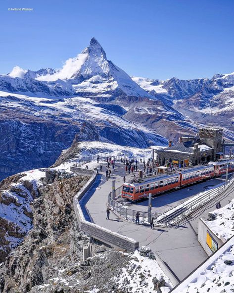 Switzerland Zermatt, Mountain Panorama, The Matterhorn, North Italy, Zermatt Switzerland, Best Ski Resorts, Pretty Views, Luxury Train, Ski Holidays