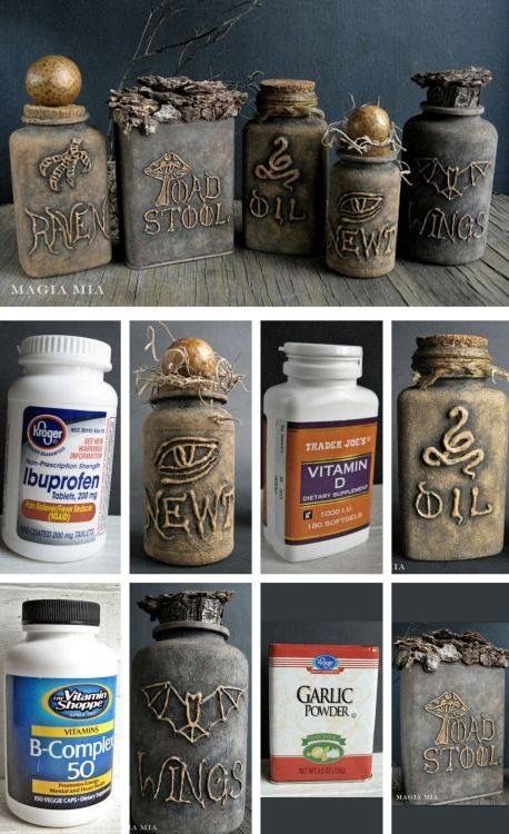 Diy Halloween Apothecary Jars, Halloween Apothecary Jars, Strašidelný Halloween, Uhyggelig Halloween, Dekorasi Halloween, Halloween Diy Outdoor, Halloween Apothecary, Halloween Fest, Casa Halloween