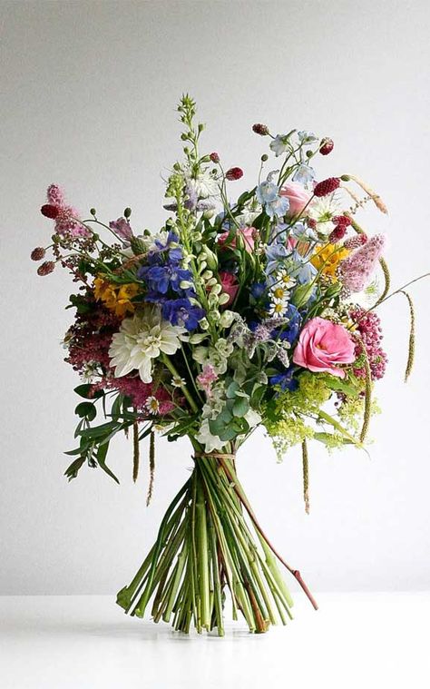 Pretty Wedding Bouquet, Wildflower Wedding Bouquet, Bridal Bouquet Spring, Wedding Flower Guide, Wild Meadow, British Flowers, Brides Bouquet, Winter Wedding Flowers, Flower Guide