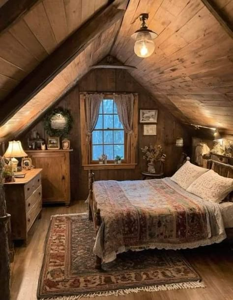 Winter Lockscreen, Cozy Cabin Bedrooms, Cabin Bedrooms, Old Farmhouses, Cabin Getaway, Cabin Aesthetic, Cabin Bedroom, Secluded Cabin, Upstairs Bedroom