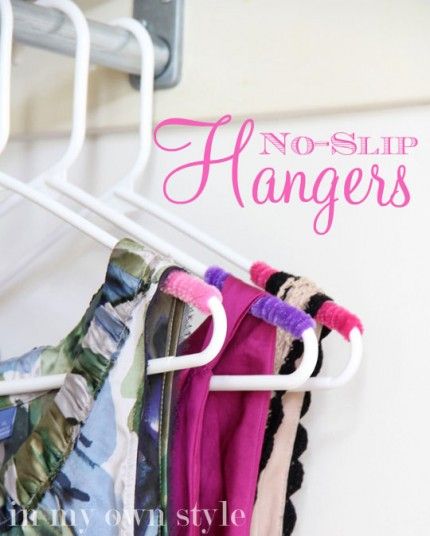 No-Slip Clothes Hanger Trick - wrap a pipe cleaner on each end! Diy Kast, Closet Diy, Closet Hangers, Closet Hacks, No Closet Solutions, Clothes Hanging, Clothes Closet Organization, Hanger Organizer, Organisation Hacks