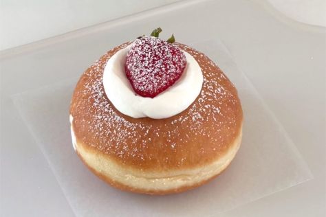 Milk Cream Donut, Cream Donut Recipe, Aesthetic Baking, Cream Donut, Milk Bun, Homemade Donuts Recipe, Donuts Recipe, Milk Cream, Homemade Donuts