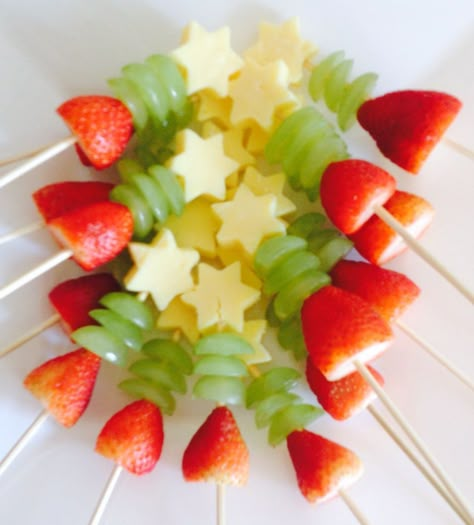 Fresh Fruits And Vegetables Appetizer, Fruit For Picnic, Fruit Kebabs For Kids, Fruit Kabobs For Party, Fruit Kebab, Fruit Kabob, Fruit Shapes, Fruit Kebabs, Fruit Platter Designs