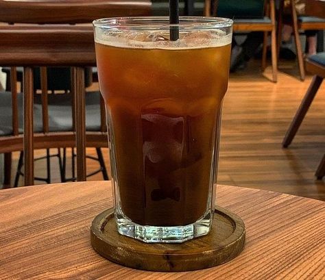 Iced Americano Coffee Flavors, Iced Americano, Iced Coffee Drinks, Americano Coffee, Perfect Summer Drink, Espresso Drinks, Summer Drink, Strong Coffee, Cup Of Joe