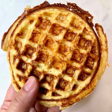 Cottage Cheese Waffle Recipe, Cottage Cheese Waffles, Make Cottage Cheese, Waffles Healthy, Mini Waffle Recipe, Cottage Cheese Recipes Healthy, Low Carb Waffles, Waffle Iron Recipes, Cheese Waffles