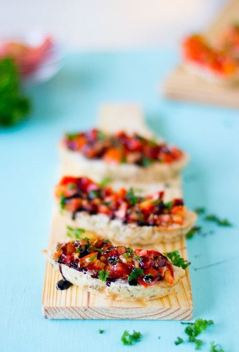 Classic Bruschetta With Balsamic Glaze Bruschetta With Balsamic Glaze, Bruschetta Recipe Balsamic, Vegetarian Super Bowl Food, Vegetarian Super Bowl, Classic Bruschetta, Jessica In The Kitchen, Wedding Appetizers, Bruschetta Recipe, Appetizer Bites