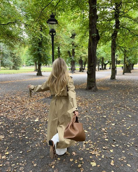 Norway Autumn, Ralph Lauren Autumn, Outfit Inspo Stockholm, Autumn Aesthetic Outfit, Norway Aesthetic, Stockholm Outfits, Girl Self Care, Aesthetic Recipes, Stockholm Aesthetic