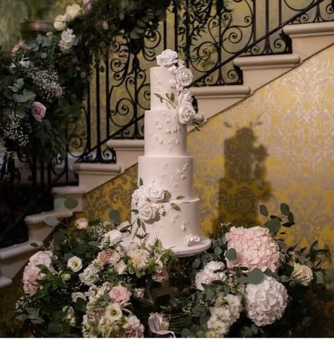 The most beautiful display for Kate & Jack at Hedsor House Their wedding cake was an elegant white design with my signature petal tiers and sugar flowers. Surrounded with an abundance of fresh flowers Venue @hedsor Cake @cakedaydreams Florist & styling @seventhheavenevents #whiteweddingcake #sugarflowers #modernweddingcake #hedsorwedding #hedsorhousewedding #elegantweddingcakes #luxuryweddingcakes Cake Meadow, Hedsor House, Modern Wedding Cake, White Wedding Cake, Elegant Wedding Cakes, My Signature, Sugar Flowers, White Design, Fresh Flowers