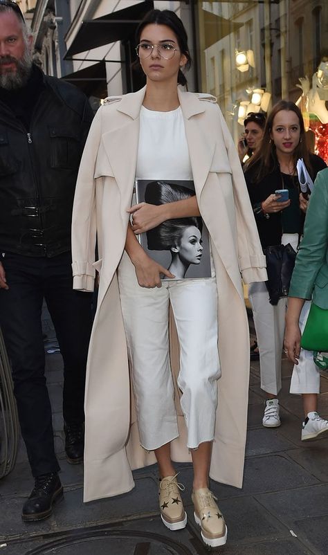 Kendall-Jenner-Harpers-Bazaar-Models-book-Colette-bookstore เสื้อผ้า Kylie Jenner, Kendall Jenner Nails, Stella Mccartney Platform, Style Kendall Jenner, Stile Kendall Jenner, Trajes Kylie Jenner, Kendal Jenner, Kendall Jenner Street Style, Alexander Wang Shoes