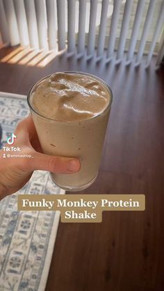 We The People - Health & Wellness on Pinterest Makanan Rendah Kalori, Yummy Protein Shakes, Smoothies Vegan, Resep Smoothie, Protein Shake Smoothie, Smoothie Recipes Healthy Breakfast, Funky Monkey, Protein Smoothie Recipes, Smoothie Drink Recipes