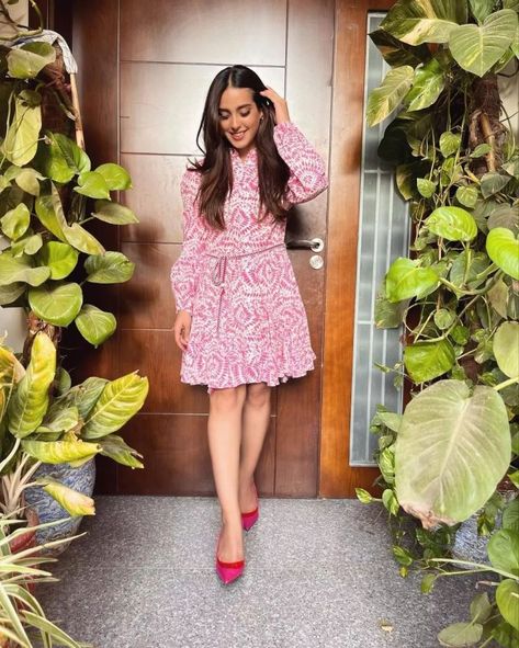 Iqra Aziz Dresses, Short Pink Dress, Short Clothes, Denim Refashion, Dress Pictures, Iqra Aziz, Pink Dress Short, Embroidery Designs Fashion, Pakistani Actress