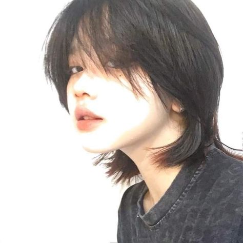 Wolf cut is a tapered haircut with a choppy short layers that start at the crown and gradually get longer toward the end. The haircut is defined by its heavy layers and the volume at the crown and looks like a mixture of shag and mullet. Haircut inspired by Mikasa Ackerman #pixiebobhaircut #hairology https://youtu.be/lc9jcog75Nc Wolf Haircuts, Technology Devices, Hottest Hairstyles, Hair With Bangs, Wolf Cut, Easy Hairstyles For Long Hair, Color Trends, Easy Hairstyles, Long Hair