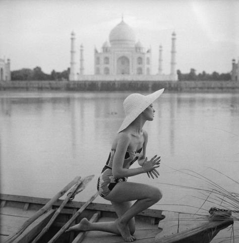 {arts & culture | photographer : norman parkinson} Barbara Mullen, Norman Parkinson, Taj Mahal India, Guy Bourdin, Magazine Vogue, The Taj Mahal, Black And White Photograph, Steven Meisel, Vintage Fashion Photography