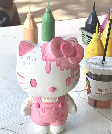 Hello Kitty Clay Art, Sanrio Clay Art, Clay Hello Kitty, Sanrio Clay, Hello Kitty Clay, Kawaii Painting, Hello Kitty Diy, Kids Craft Kits, Hello Kitty Keroppi