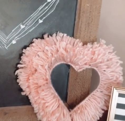 Heart Shaped Wire Wreath Form, Yarn Hearts Diy Valentines Day, Wire Heart Wreath Ideas, Yarn Hearts Diy, Yarn Heart Wreath, Wire Heart Wreath, Heart Wreath Diy, Twine Wreath, Valentine's Diy