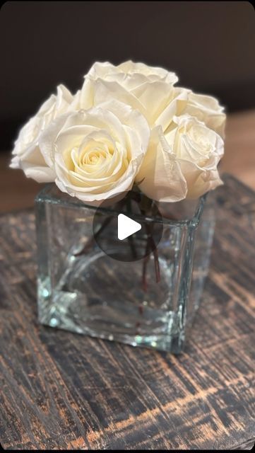 Rose Flower Arrangements, Rose Centerpieces, Forever Rose, Simple Rose, Rose Arrangements, Rose Vase, Harbin, Simple Flower, Small Containers