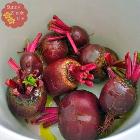 How To Roast Beets, Roast Beets, Crockpot Veggies, Beets Smoothie Recipes, Crock Pot Vegetables, Cooking Beets, Beet Smoothie, Food On The Table, Fresh Beets