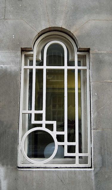 the addition of simple lines like this to structural elements can create a more cohesive and lively space Art Deco Window, Art Deco Inspiration, Art Deco Buildings, Art Deco Architecture, Style Deco, Design Industrial, Estilo Art Deco, Notting Hill, Beautiful Doors