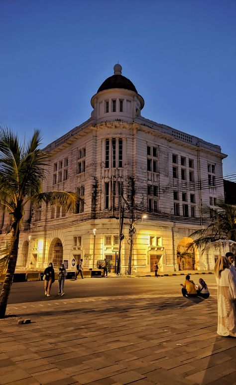 Pemandangan museum kota tua Jakarta Tmii Jakarta Aesthetic, Kota Tua, 2025 Vision, Travel Aesthetic, Jakarta, Aesthetic Wallpapers, Vision Board, Architecture, Photography