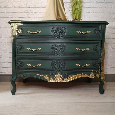 Green Painted Furniture, Furniture Makeover Inspiration, Black Painted Furniture, Revamp Furniture, Gold Furniture, Green Furniture, Decoupage Furniture, Diy Furniture Renovation, Furniture Rehab