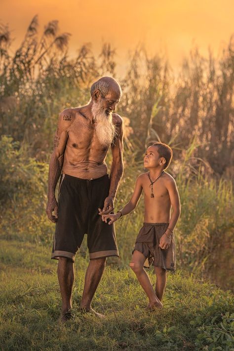 Father and son in Thailand Friendship Quotes Images, Photography Poses Family, Village Photography, Shadow Photos, Marcel Proust, Emotional Photography, Female Art Painting, Friends Love, Poor Children