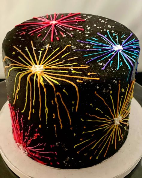 Firework Cake Ideas, New Years Eve Cake Ideas, New Year Cake Designs, Seasonal Cakes, Fireworks Cake, Fourth Of July Cakes, New Years Eve Fireworks, New Years Cookies, 4th Of July Cake