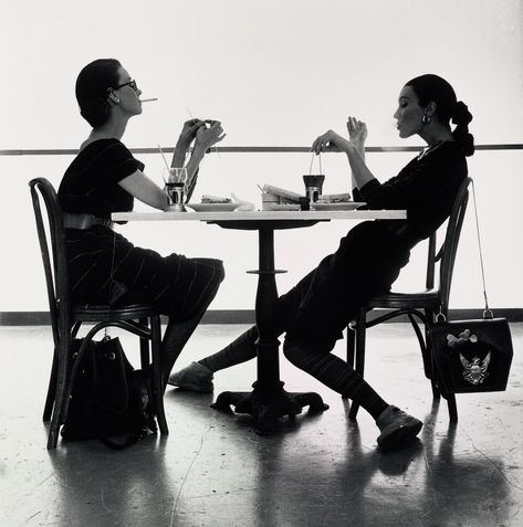 Irving Penn at Bowdoin College Museum of Art | AnOther Irving Penn Flowers, Irvin Penn, Irving Penn Portrait, Irving Penn Photography, Table Still Life, Dorian Leigh, Bowdoin College, Photo Notebook, Saul Leiter