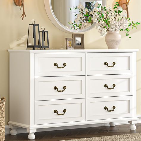 Cute dresser decor