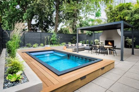 9 Trending and Totally Fun Backyard Ideas to Enhance Your Space Diy Plunge Pool, Plunge Pool Cost, Mod Pool, Pool Cost, Fire Pit Seating Area, Pool Fashion, Fire Pit Seating, Modern Backyard, Plunge Pool