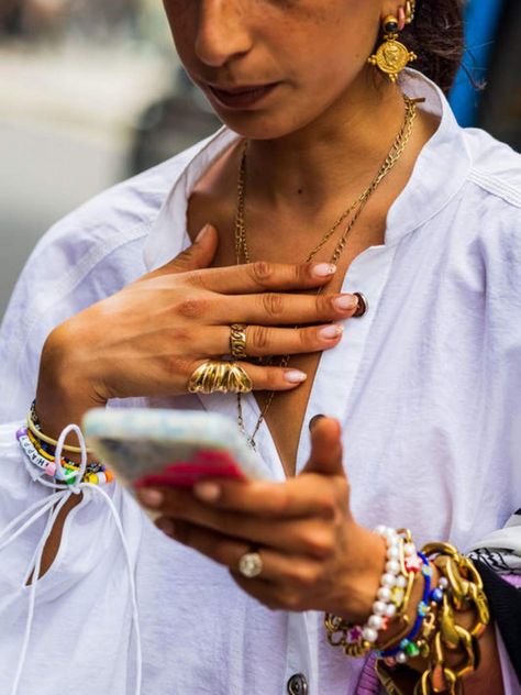 Chunky Gold Chain Necklace, Spring Jewelry Trends, Black Cat Face, Street Style Jewelry, Summer Jewelry Trends, Porter Magazine, Chunky Gold Chain, Trending Bracelets, Jewellery Trends