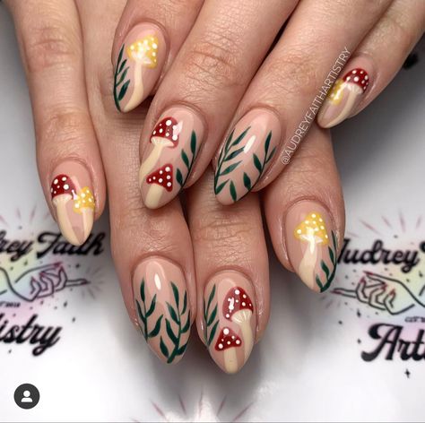 Green Floral Nails Acrylic, Spring Mushroom Nails, Ren Fair Nails, Acrylic Nails Mushroom, Witchy Spring Nails, Fancy Fall Nail Designs, Floral Fall Nails, Mushroom Nail Ideas, Fall Mushroom Nails