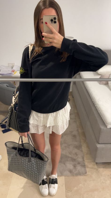 Romanticizing School Outfit, Stargirl Style, Outfit Inspo Stockholm, Mode Zara, Skandinavian Fashion, Stockholm Style, Stockholm Fashion, Mode Inspo, Jeans Rock