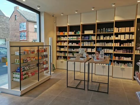 Supplement Display, Pharmacy Store Design, Pharmacy Decor, Corporate Interior Design, Dressing Room Decor, Pharmacy Store, Retail Space Design, Stationary Store, Pharmacy Design