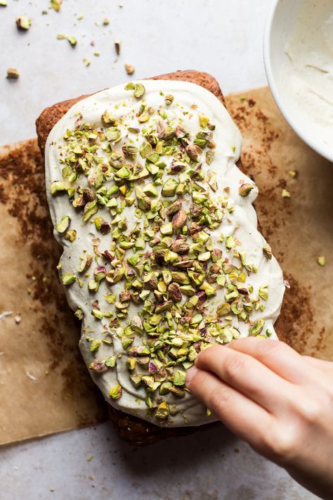 healthy carrot cake pistachios Buckwheat Carrot Cake, Carrot Pulp Cake, Health Carrot Cake, Vegan Carrot Loaf Cake, Carrot Cake Vegan Gluten Free, Ramadan Drinks, Organic Carrot Cake, Healthy Carrot Cake, Clean Treats