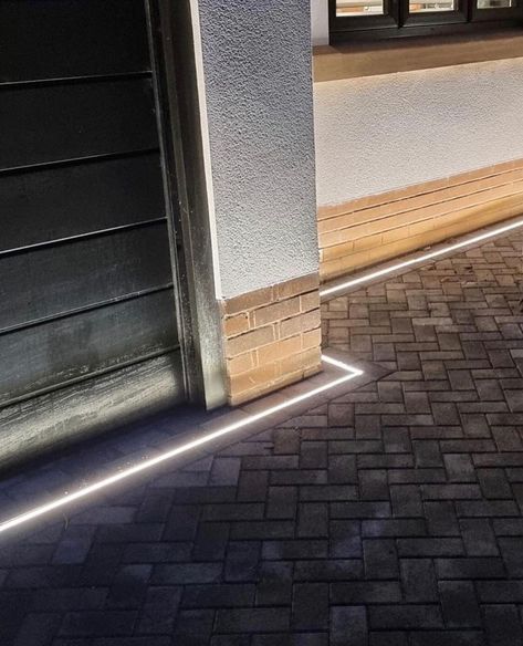 Driveway Led Strip, Led Driveway Lights, In Ground Lighting Outdoor, Exterior Led Strip Lighting, Led Strip Lighting Ideas Outdoor, Driveway Lighting Ideas, Driveway Lights, Paver Lights, Modern Driveway