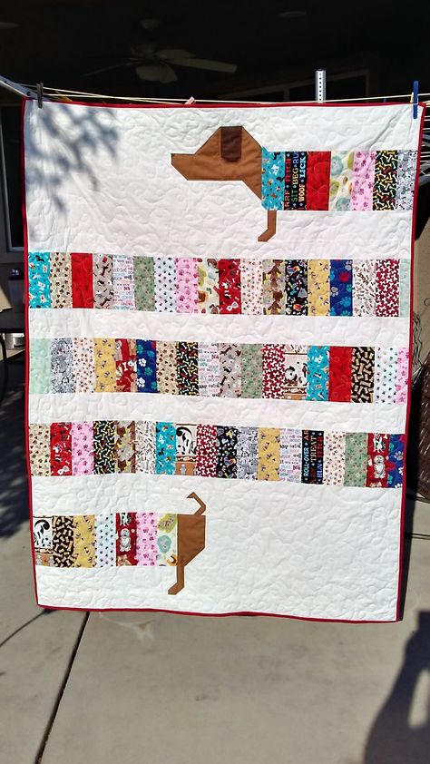 Quilts With Dogs On Them, Weiner Dog Quilt Pattern Free, Dachshund Quilt Pattern, Dachshund Quilt Pattern Free, Dog Quilt Patterns Free, Dog Quilt Patterns, Diy Dachshund, Dachshund Quilt, Backpack Pattern Sewing