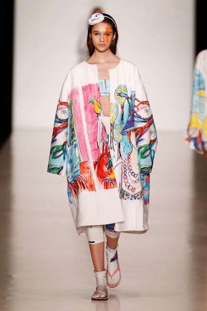 Fashion Studio Magazine: MERCEDES-BENZ FASHION WEEK RUSSIA SS 2014 Arty Fashion, Fashion Poster Design, Catwalk Fashion, Face Print, Women Jackets, Fashion Tv, Woolen Coat, Fashion Poster, Art Clothes